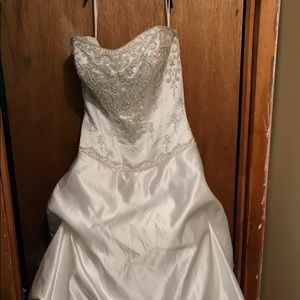 WHITE WEDDING DRESS